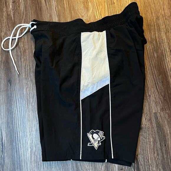 NHL Men's XL Pittsburgh Penguins Swim Trunk Mesh Lined Board Shorts - Picture 2 of 5